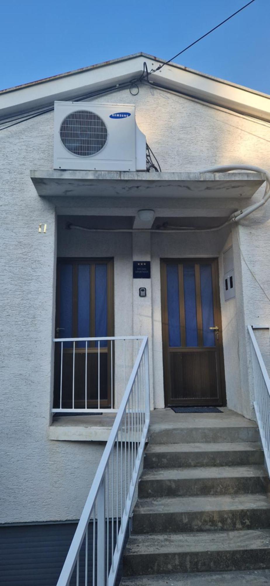 Blue Lagoon Studio Apartments Klek Exterior photo